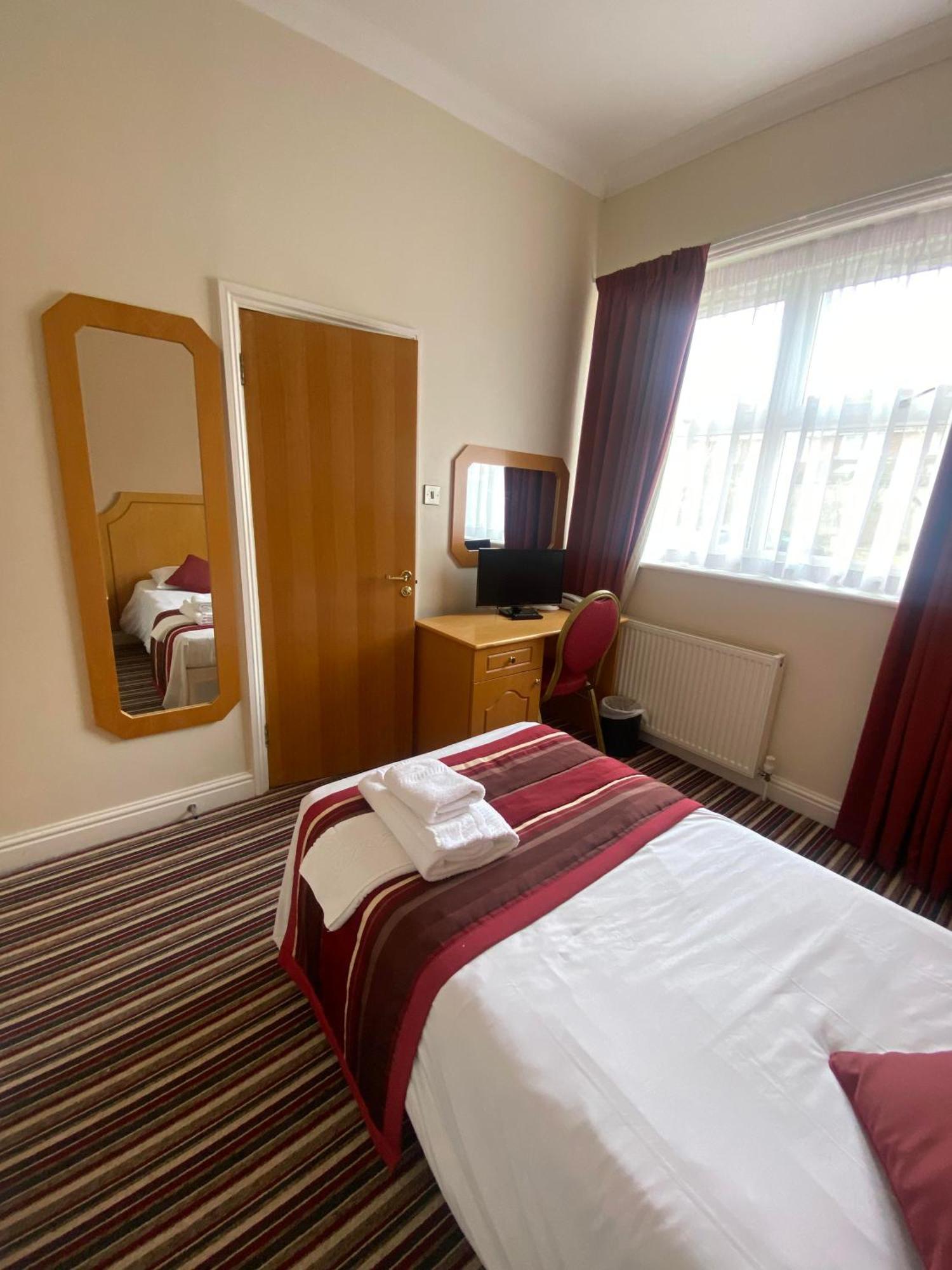 The Lawn Hotel Ридинг Экстерьер фото